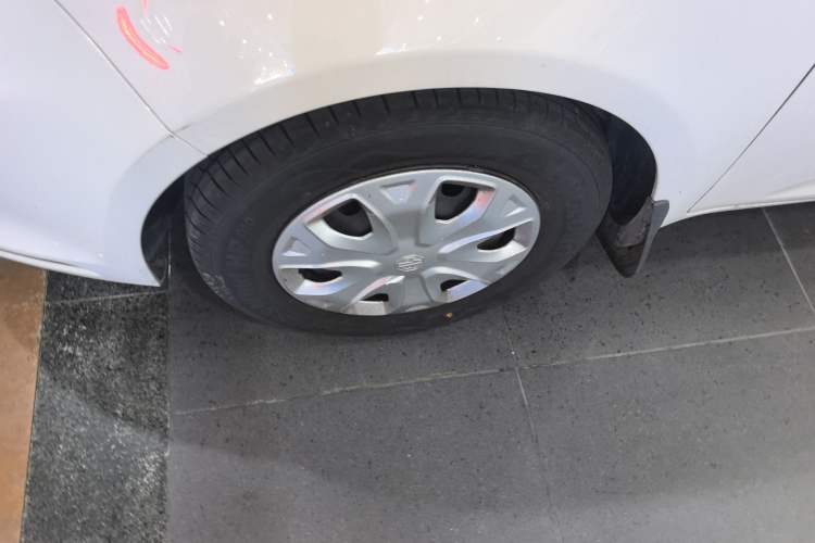 Used MG 3 2014 1.3L AMT Comfort Edition Left Front Wheel Hub
