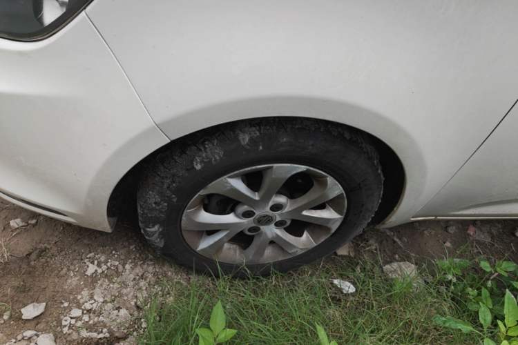 Used MG 3 2014 1.5L AMT Elite Edition Left Front Wheel Hub