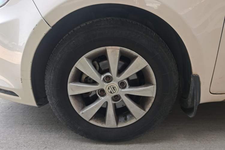 Used MG 3 2014 1.3L Manual Comfort Edition Left Front Wheel Hub