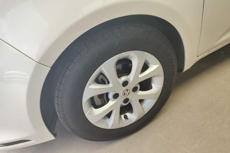 Used MG 3 2014 1.5L AMT Elite Edition Left Front Wheel Hub