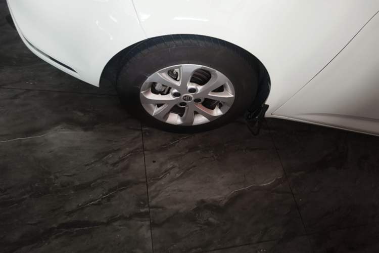 Used MG 3 2014 1.5L AMT Elite Edition Left Front Wheel Hub