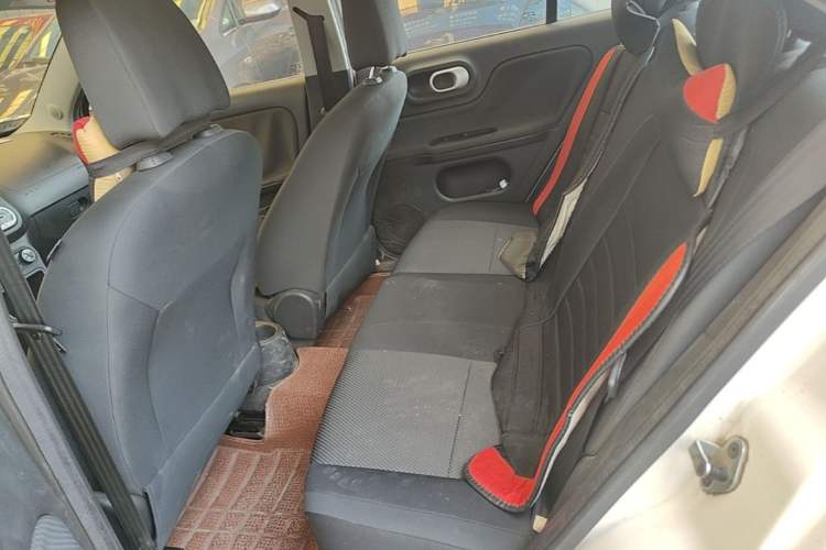 Used MG 3 2014 1.5L AMT Elite Edition Left Rear Seat