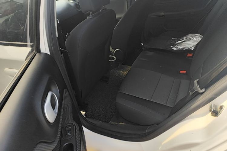 Used MG 3 2014 1.5L AMT Elite Edition Left Rear Seat