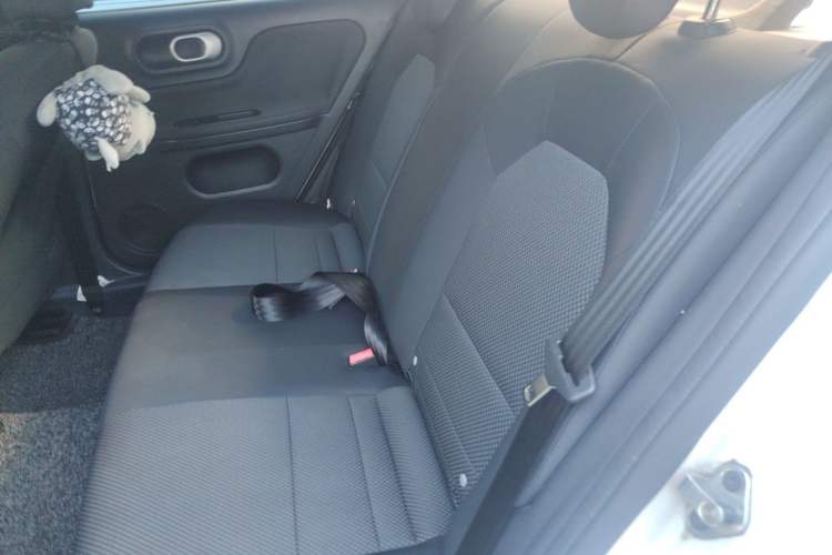 Used MG 3 2014 1.5L AMT Elite Edition Left Rear Seat