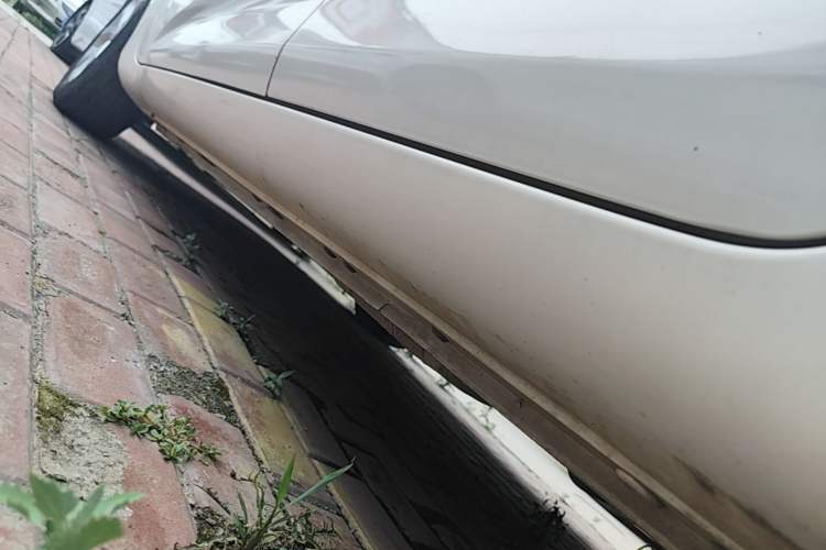 Used MG 3 2014 1.5L AMT Elite Edition Left Side Sill