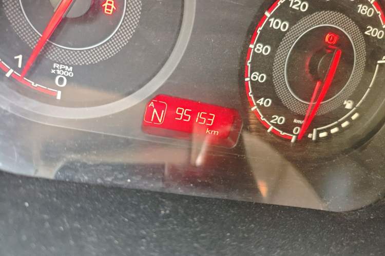 Used MG 3 2014 1.3L AMT Comfort Edition Odometer Close Up