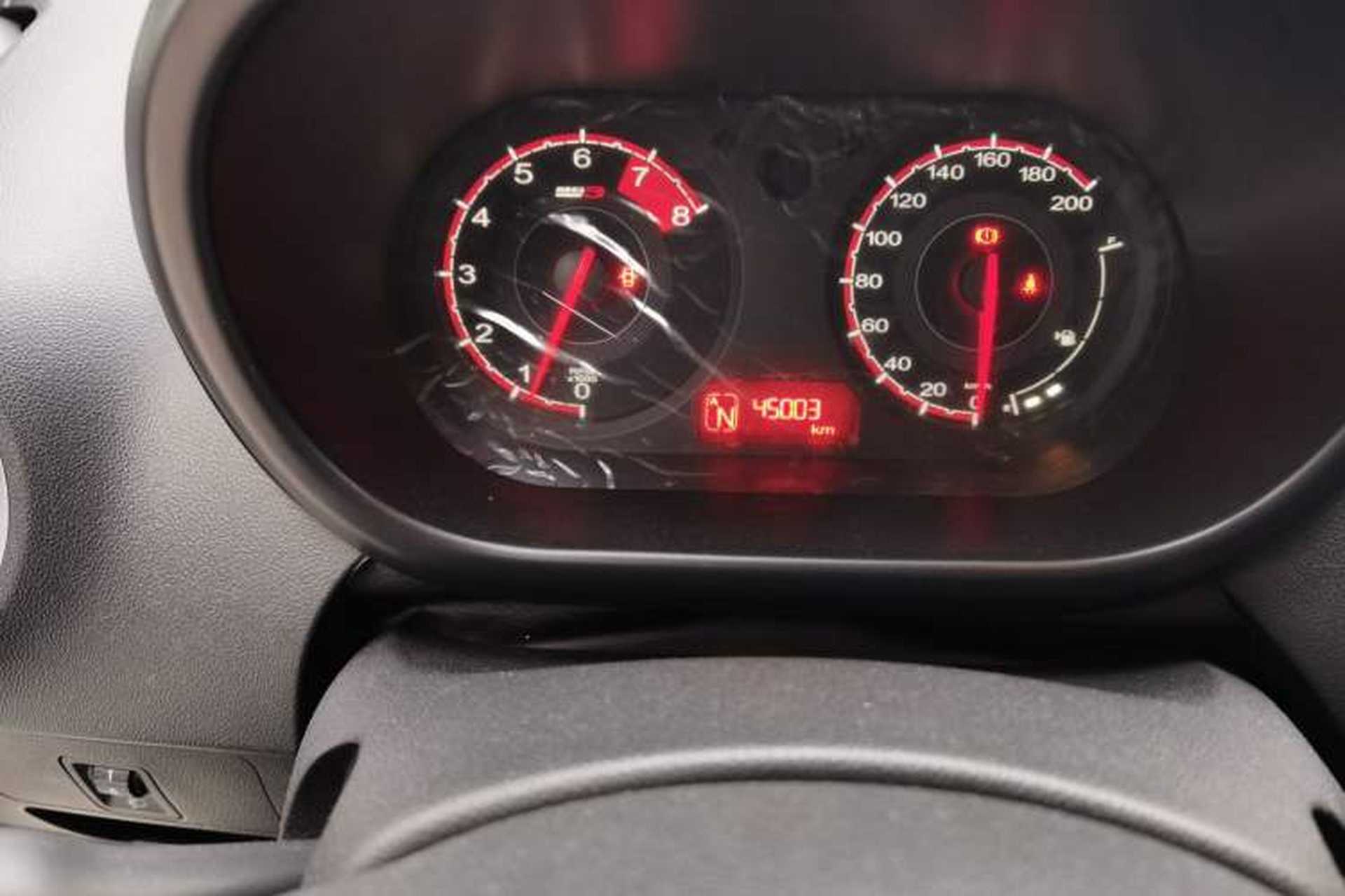 Used MG 3 2014 1.3L AMT Comfort Edition Odometer Close Up