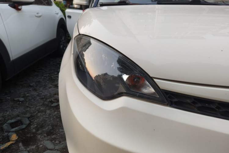 Used MG 3 2014 1.3L AMT Comfort Edition Right Front Headlight