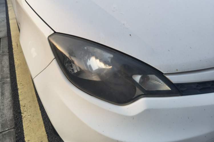 Used MG 3 2014 1.5L AMT Elite Edition Right Front Headlight