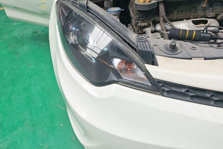Used MG 3 2014 1.5L AMT Elite Edition Right Front Headlight