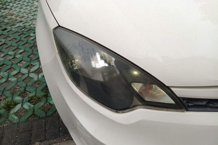 Used MG 3 2014 1.5L AMT Elite Edition Right Front Headlight