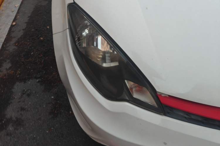 Used MG 3 2014 1.3L AMT Comfort Edition Right Front Headlight
