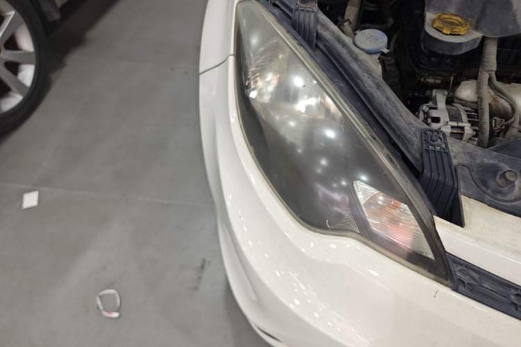 Used MG 3 2014 1.3L AMT Comfort Edition Right Front Headlight