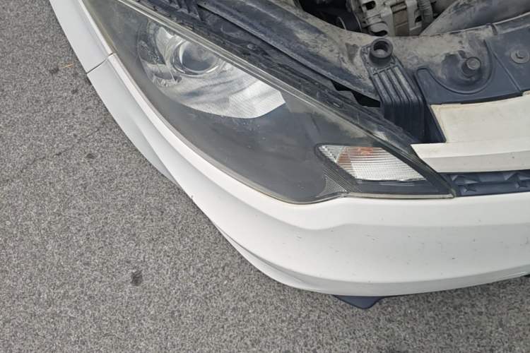 Used MG 3 2014 1.5L AMT Elite Edition Right Front Headlight