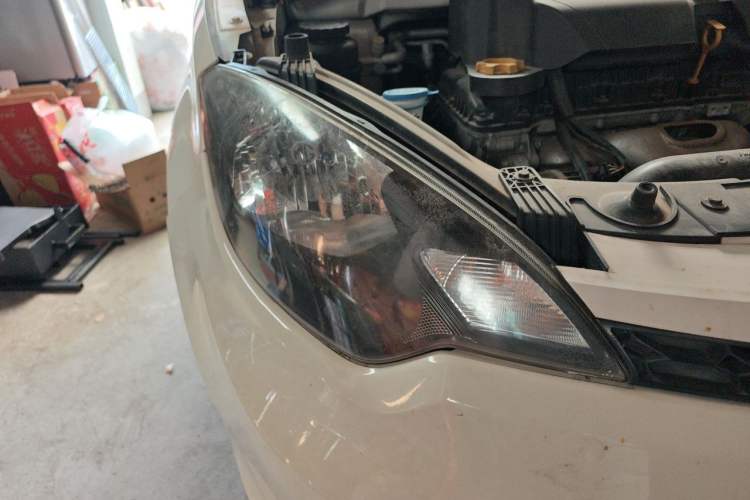 Used MG 3 2014 1.5L AMT Elite Edition Right Front Headlight