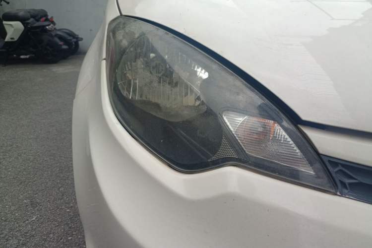 Used MG 3 2014 1.5L AMT Elite Edition Right Front Headlight