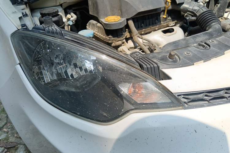Used MG 3 2014 1.5L AMT Elite Edition Right Front Headlight