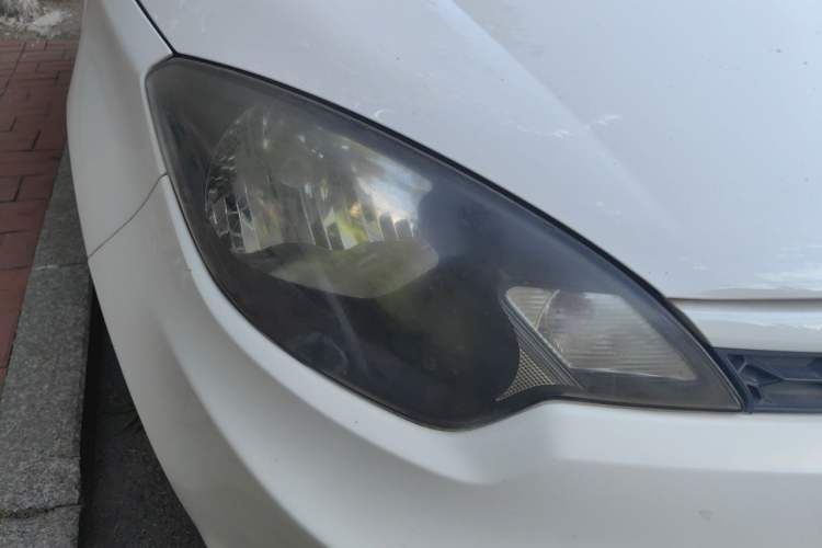 Used MG 3 2014 1.3L AMT Comfort Edition Right Front Headlight