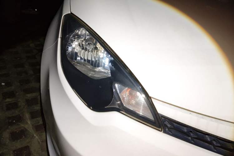 Used MG 3 2014 1.3L AMT Comfort Edition Right Front Headlight