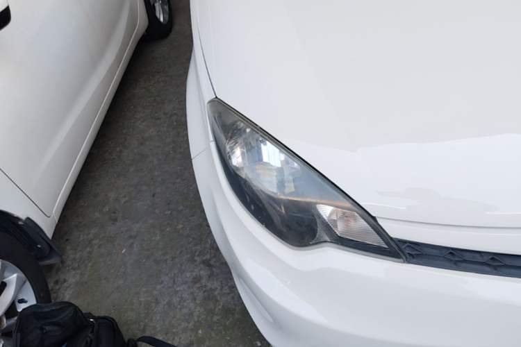 Used MG 3 2014 1.5L AMT Elite Edition Right Front Headlight