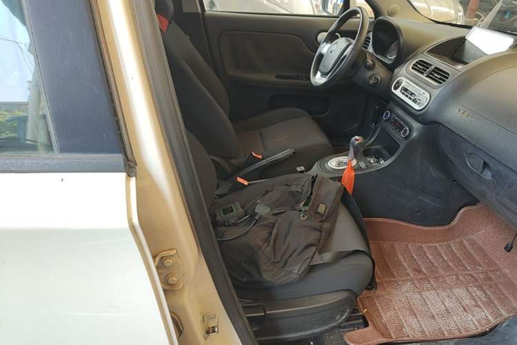 Used MG 3 2014 1.5L AMT Elite Edition Right Front Seat