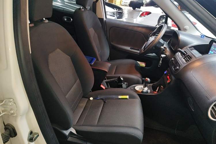 Used MG 3 2014 1.5L AMT Elite Edition Right Front Seat