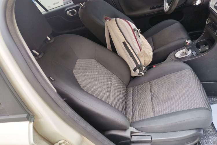 Used MG 3 2014 1.5L AMT Elite Edition Right Front Seat