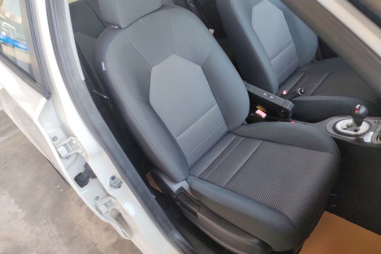 Used MG 3 2014 1.5L AMT Elite Edition Right Front Seat