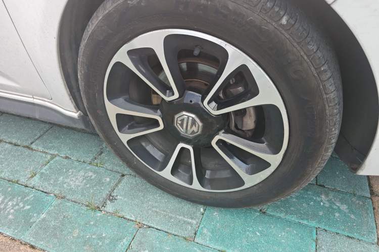 Used MG 3 2014 1.5L Manual Elite Edition Right Front Wheel Hub