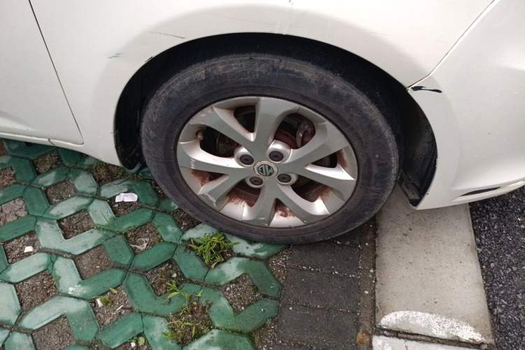 Used MG 3 2014 1.5L AMT Elite Edition Right Front Wheel Hub