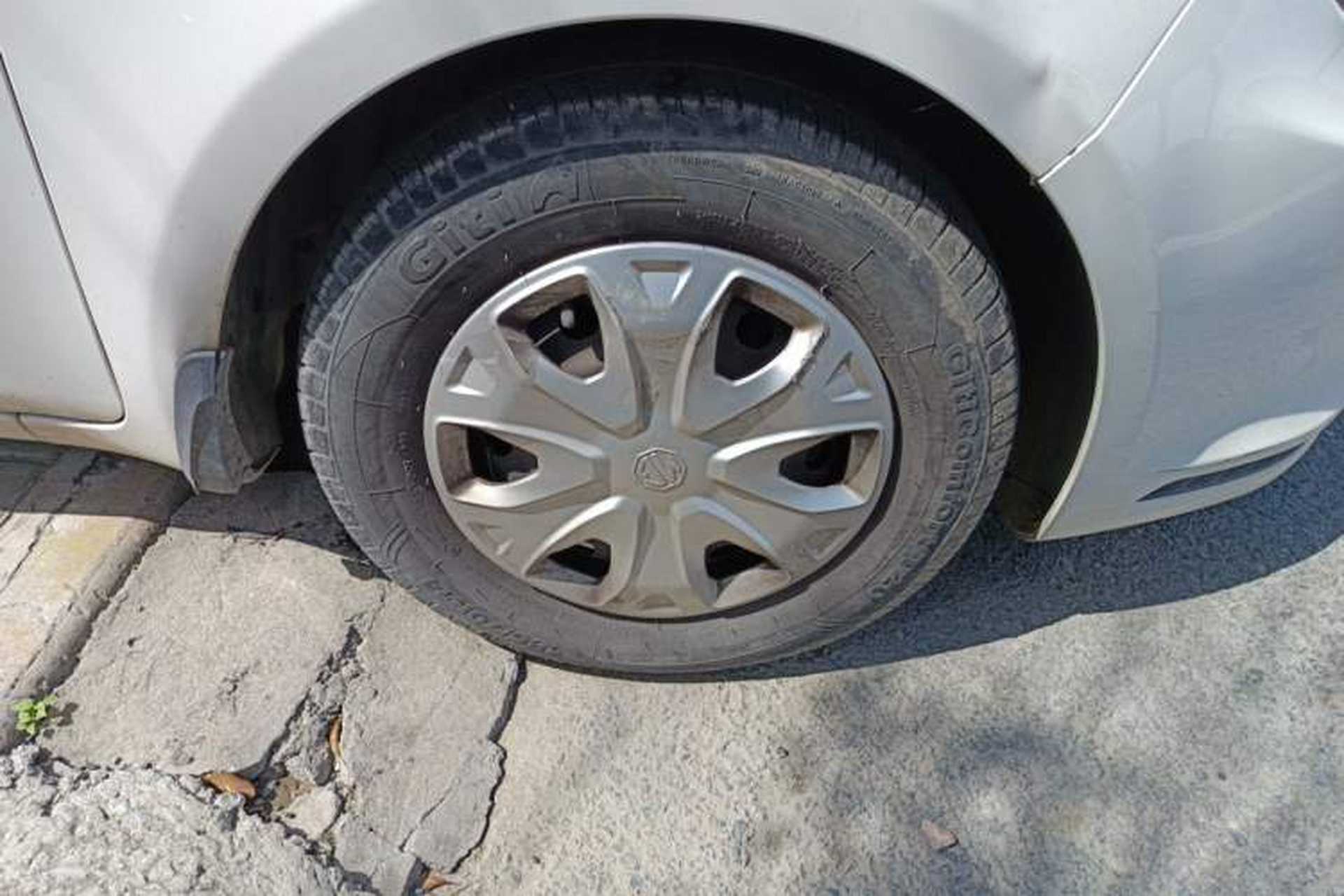 Used MG 3 2014 1.3L Manual Comfort Edition Right Front Wheel Hub