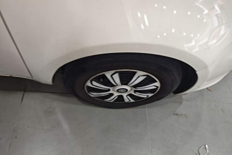Used MG 3 2014 1.3L AMT Comfort Edition Right Front Wheel Hub