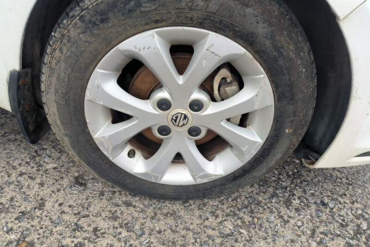Used MG 3 2014 1.5L AMT Elite Edition Right Front Wheel Hub
