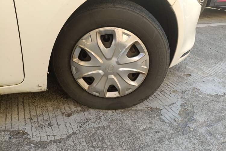 Used MG 3 2014 1.3L AMT Comfort Edition Right Front Wheel Hub