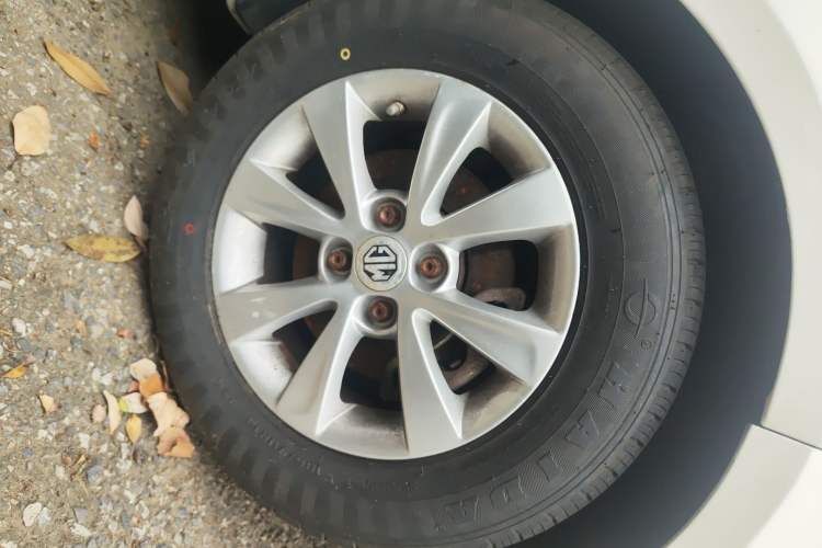 Used MG 3 2014 1.3L Manual Comfort Edition Right Front Wheel Hub