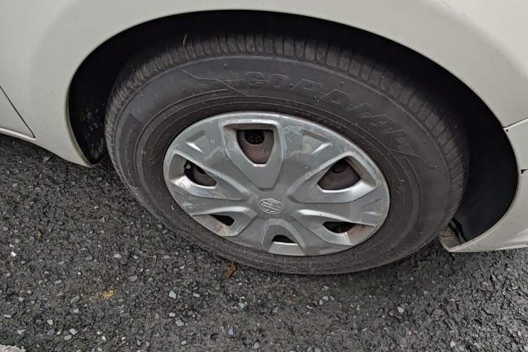 Used MG 3 2014 1.3L Manual Comfort Edition Right Front Wheel Hub