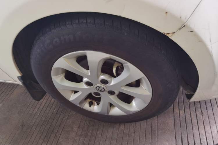 Used MG 3 2014 1.5L AMT Elite Edition Right Front Wheel Hub