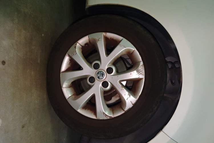 Used MG 3 2014 1.5L AMT Elite Edition Right Front Wheel Hub