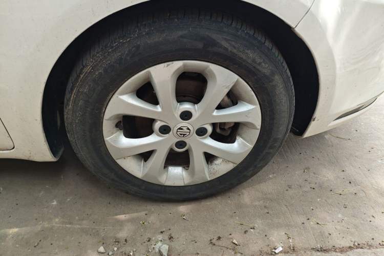 Used MG 3 2014 1.5L AMT Elite Edition Right Front Wheel Hub