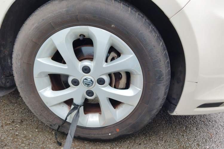 Used MG 3 2014 1.5L AMT Elite Edition Right Front Wheel Hub