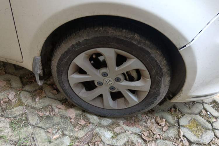 Used MG 3 2014 1.5L AMT Elite Edition Right Front Wheel Hub