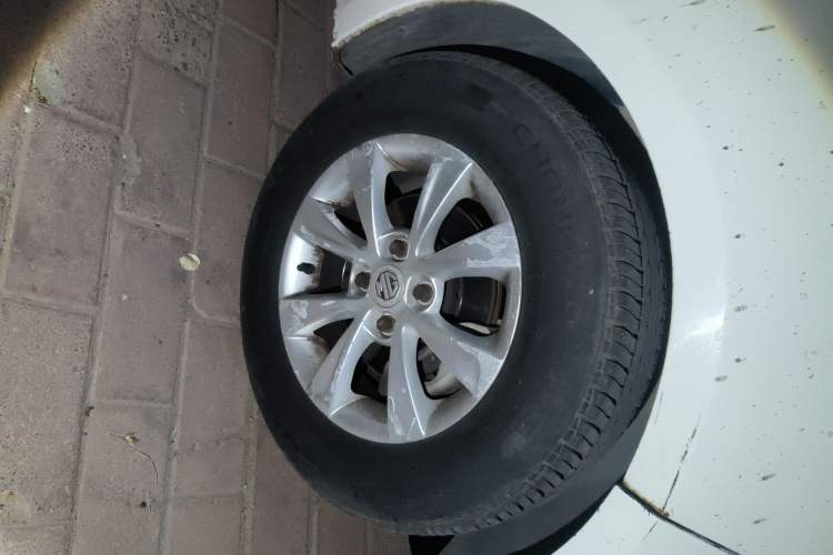 Used MG 3 2014 1.3L Manual Comfort Edition Right Front Wheel Hub