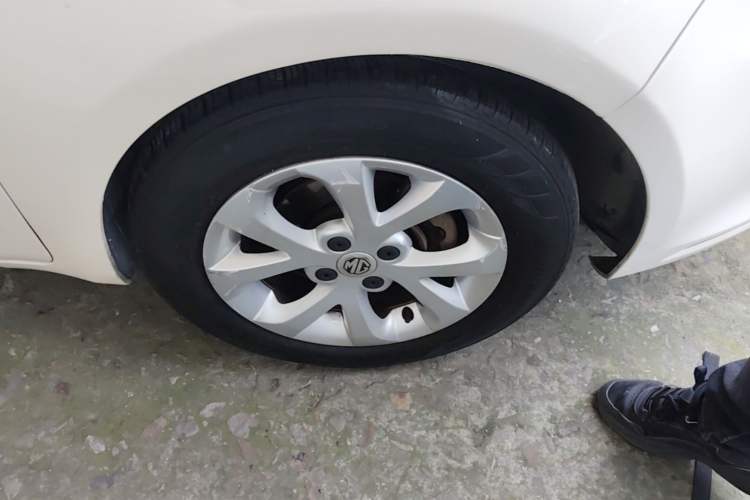 Used MG 3 2014 1.5L AMT Elite Edition Right Front Wheel Hub