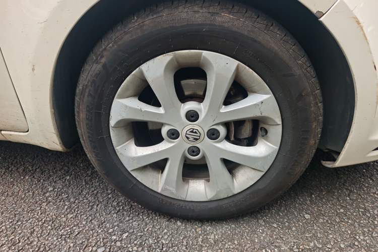 Used MG 3 2014 1.5L AMT Elite Edition Right Front Wheel Hub