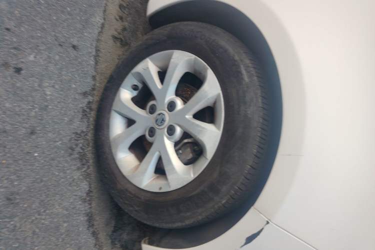 Used MG 3 2014 1.5L AMT Elite Edition Right Front Wheel Hub