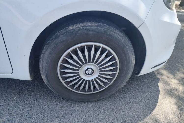 Used MG 3 2014 1.3L Manual Comfort Edition Right Front Wheel Hub