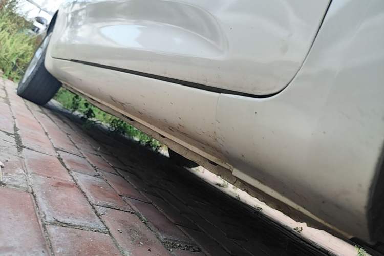 Used MG 3 2014 1.5L AMT Elite Edition Right Side Sill