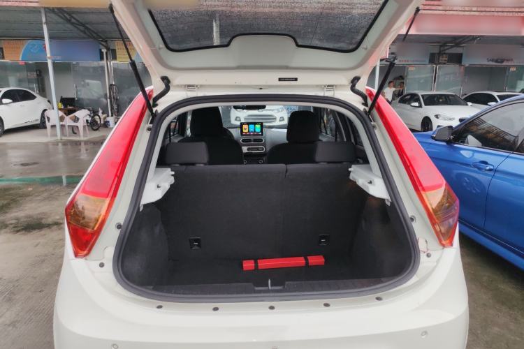 Used MG 3 2014 1.5L AMT Elite Edition Trunk