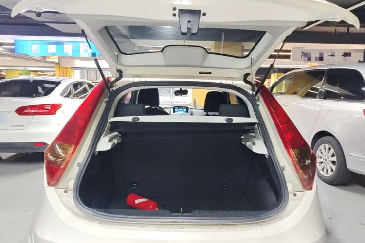 Used MG 3 2014 1.5L AMT Elite Edition Trunk