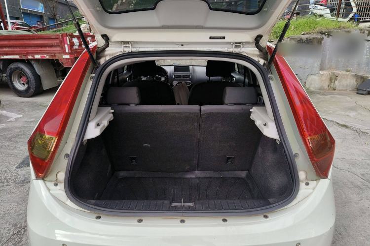 Used MG 3 2014 1.5L AMT Elite Edition Trunk
